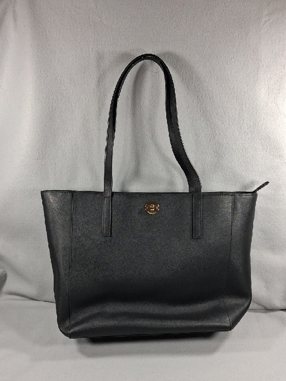 Michael Kors Black Saffiano Tote with Gold Logo - Picture 3 of 11